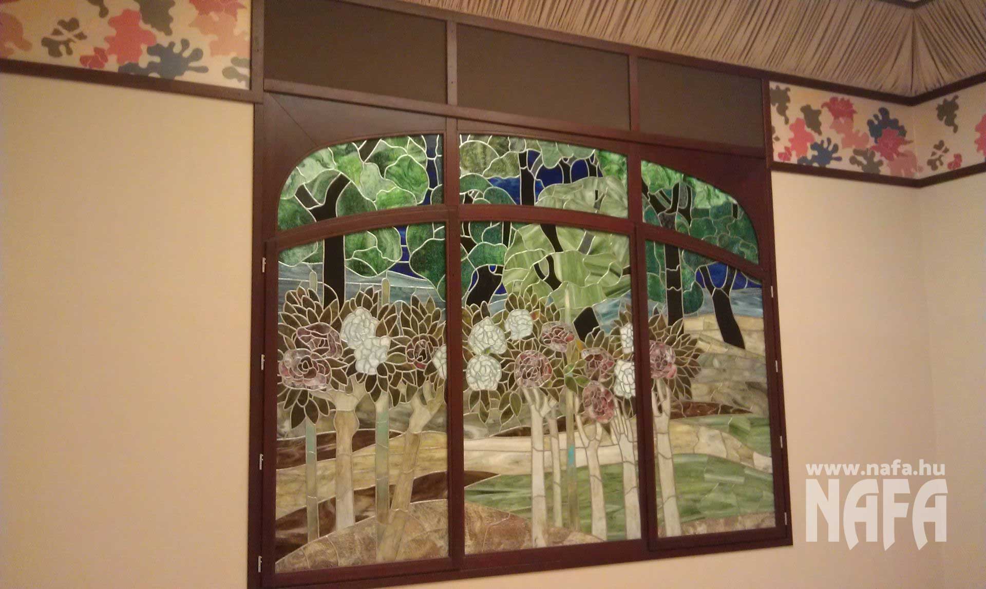 Fa nyílászárók, egyedi festett ablak, Rippl-Rónai Múzeum Kaposvár