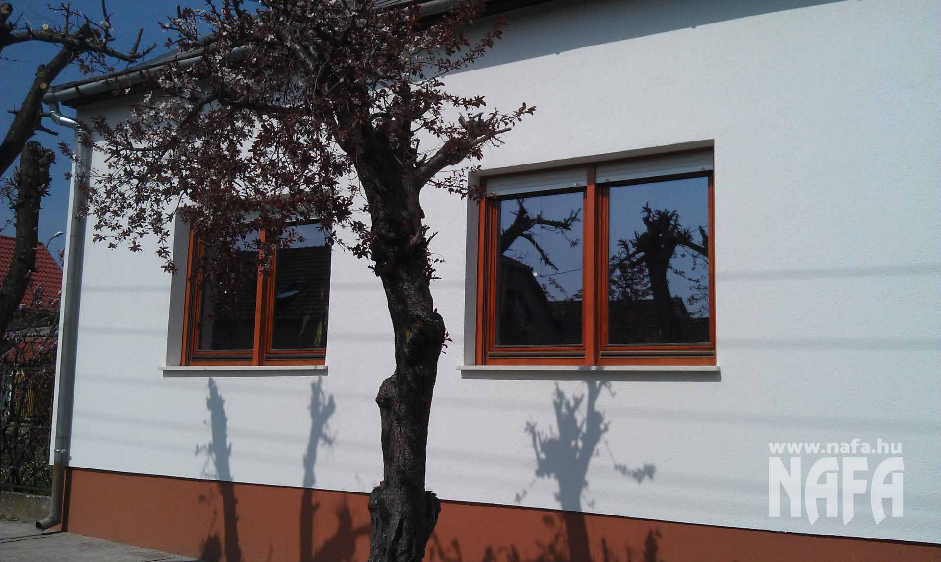 Fa nyílászárók, egyedi festett ablakok, Nagyatád Családiház