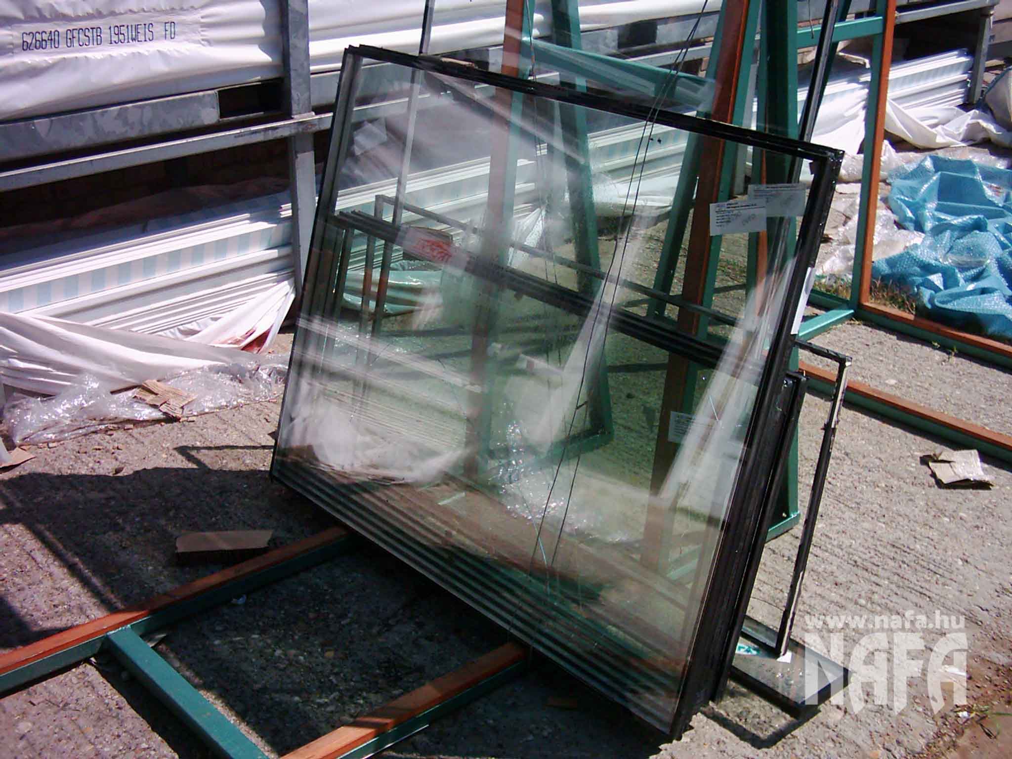 Műanyag ablak üvegtörés