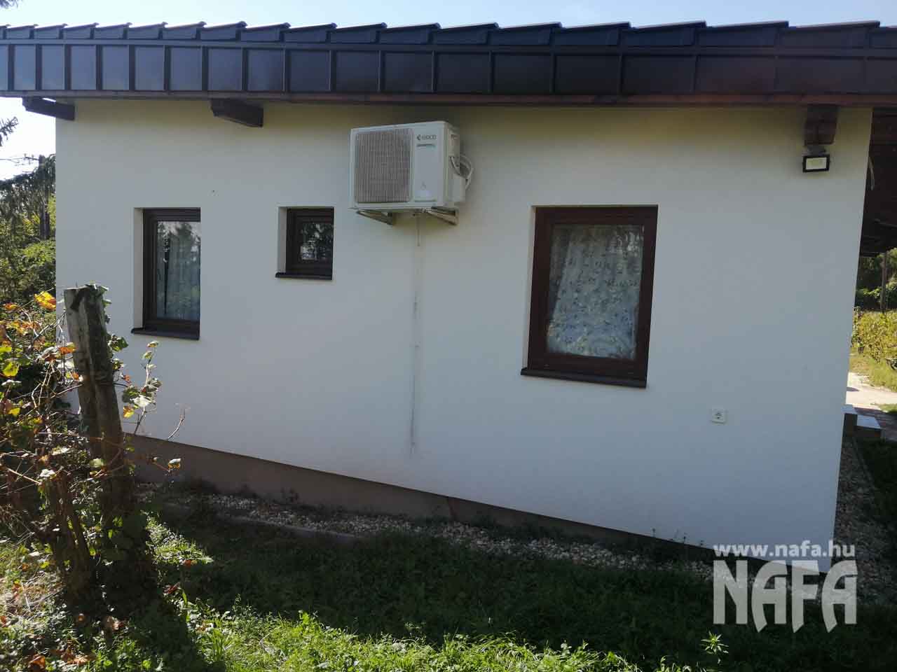 Balatonalmádi veszprém vármegye színes műanyag nyílászárókkal