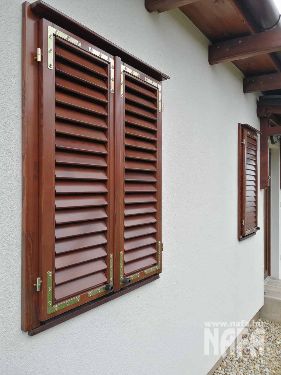 Balatonalmádi zsalugáter barna színben