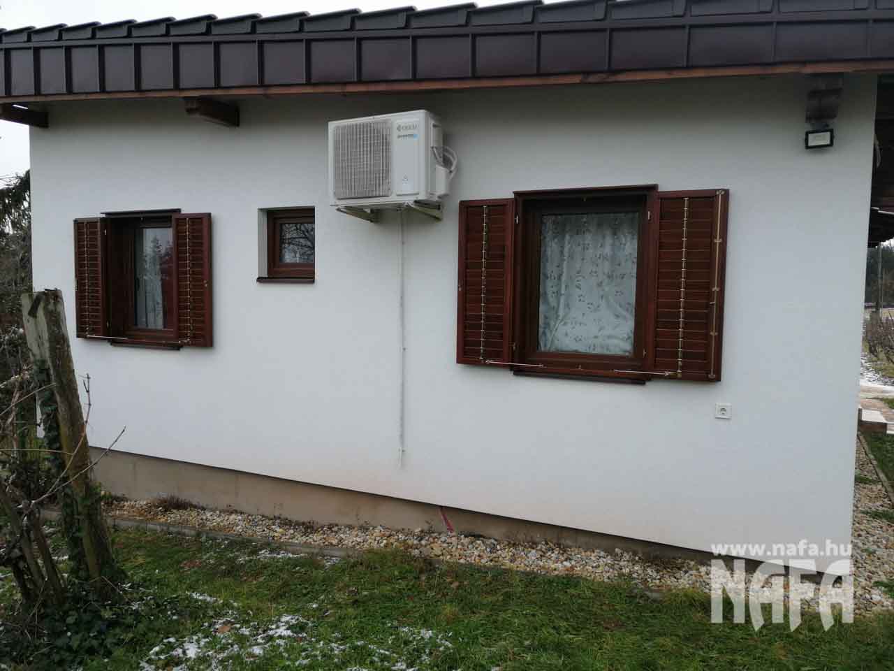 Utólag is felszerelhetó lamellás zsalugáter festve