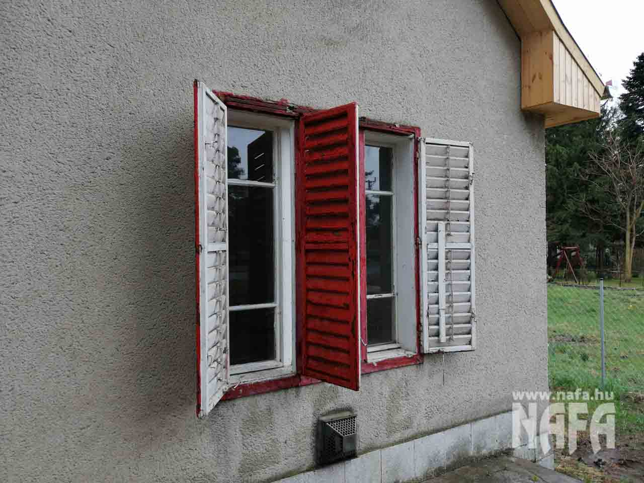 Balatonfenyves nyaraló zsalugáter csere