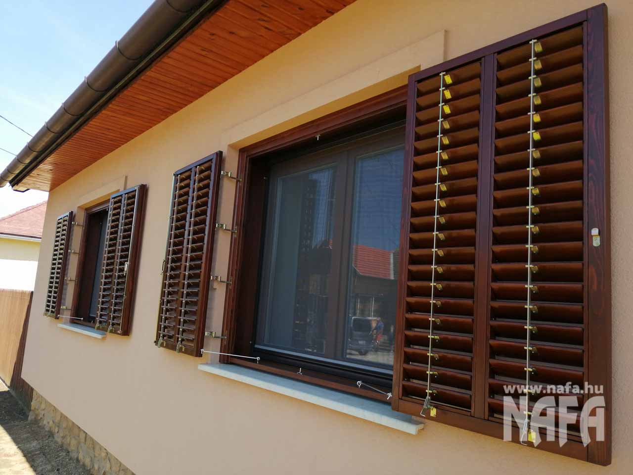 Fertőszentmiklós kétszárnyú zsalugáterek