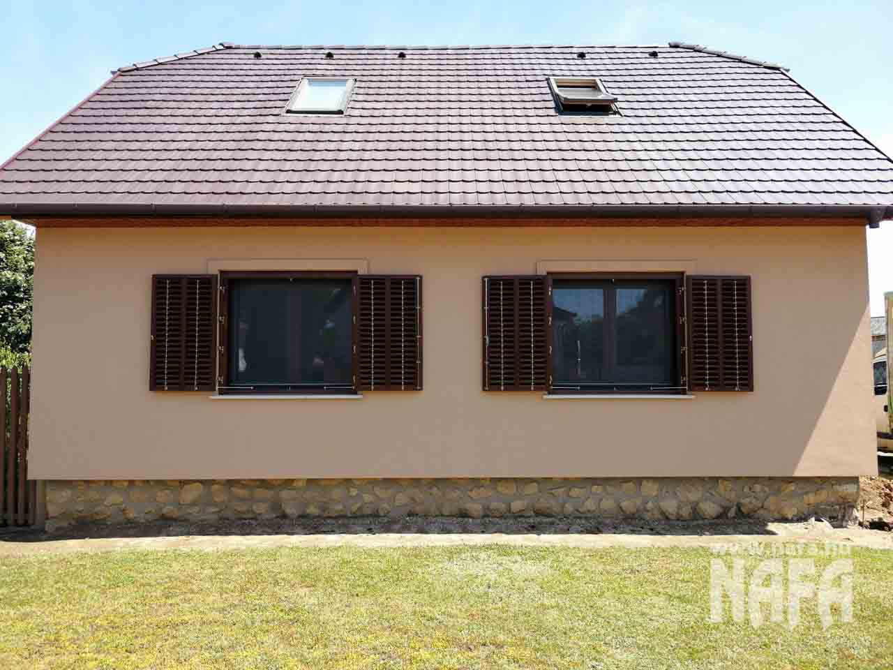 Győr-Moson-Sopron vármegye dió színű zsalugáterek